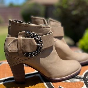 APEPAZZA Tarsio Leather Booties NWB